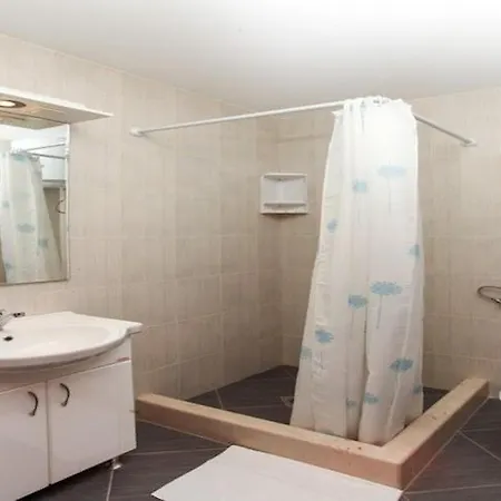 Ana With Balcony Apartamento *